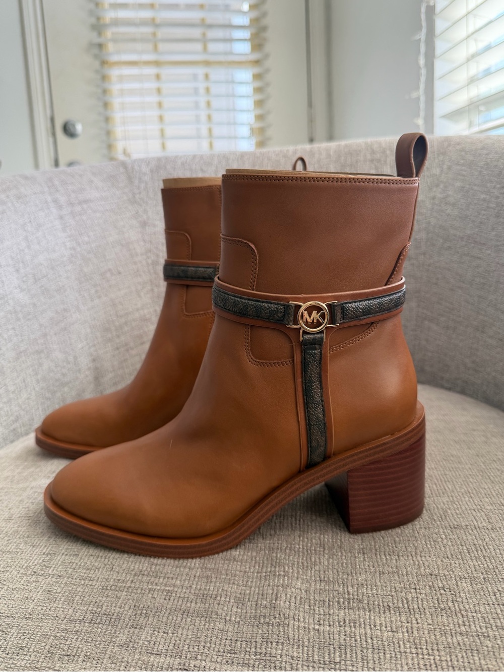 New Michael Kors tan ankle boots
